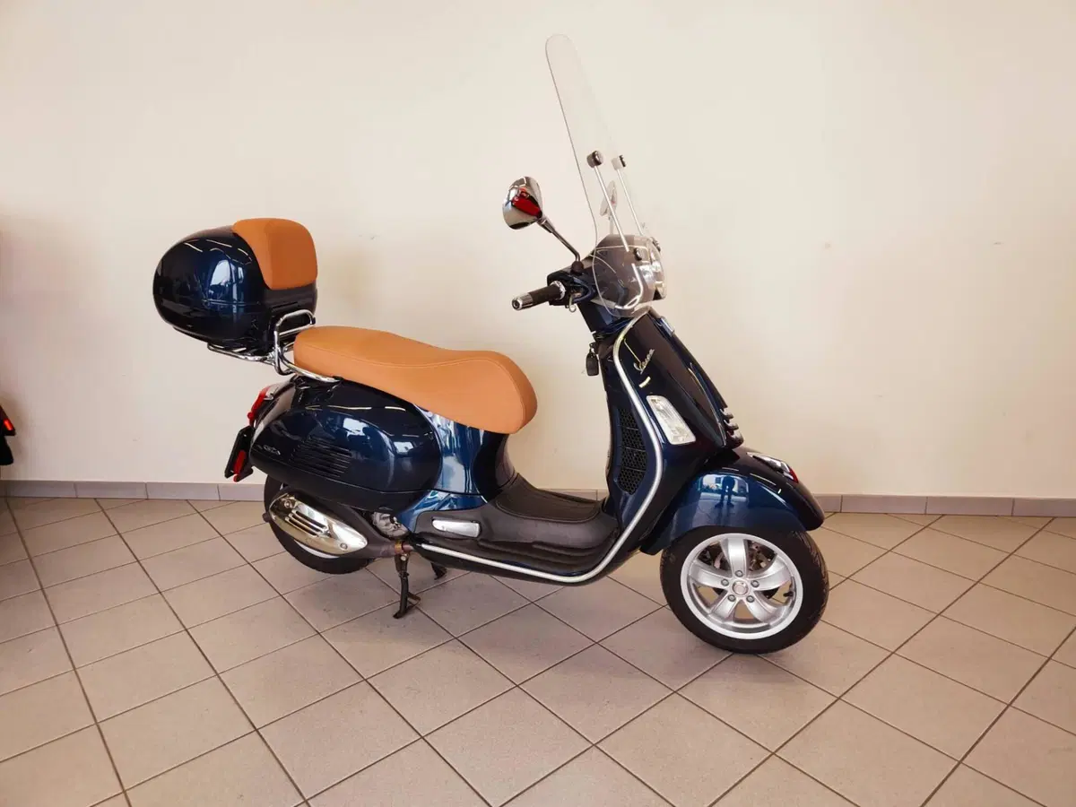 Vespa GTS 300 Hpe (2021 - 22) (2)