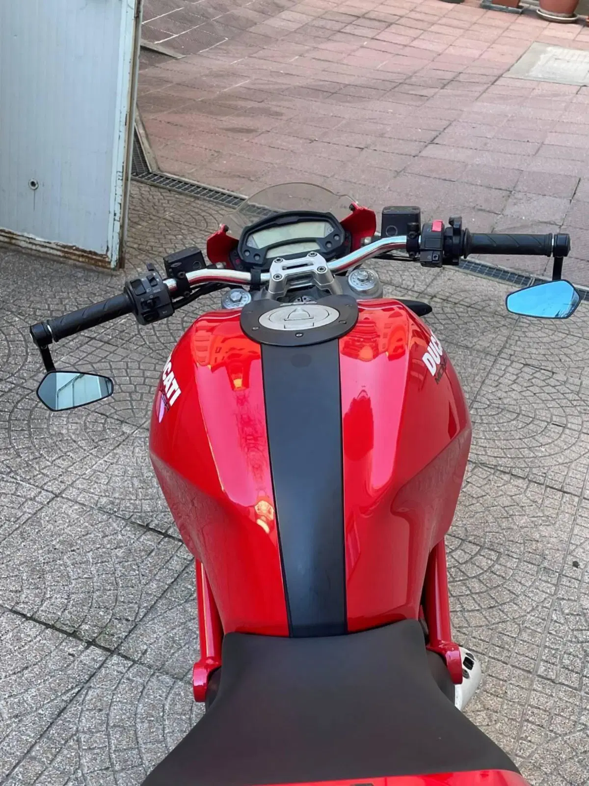 Ducati Monster 696 (2008 - 13) (3)
