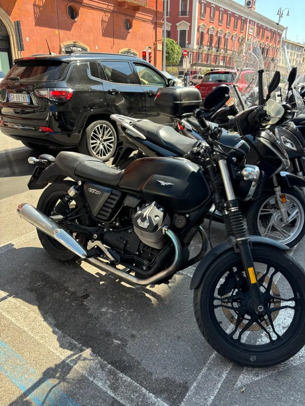 Moto Guzzi V7 II Stone (2015 - 17)