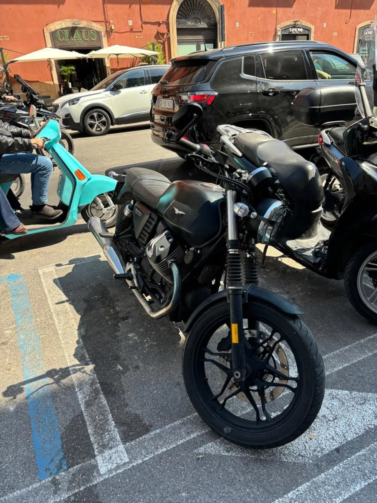 Moto Guzzi V7 II Stone (2015 - 17) (3)