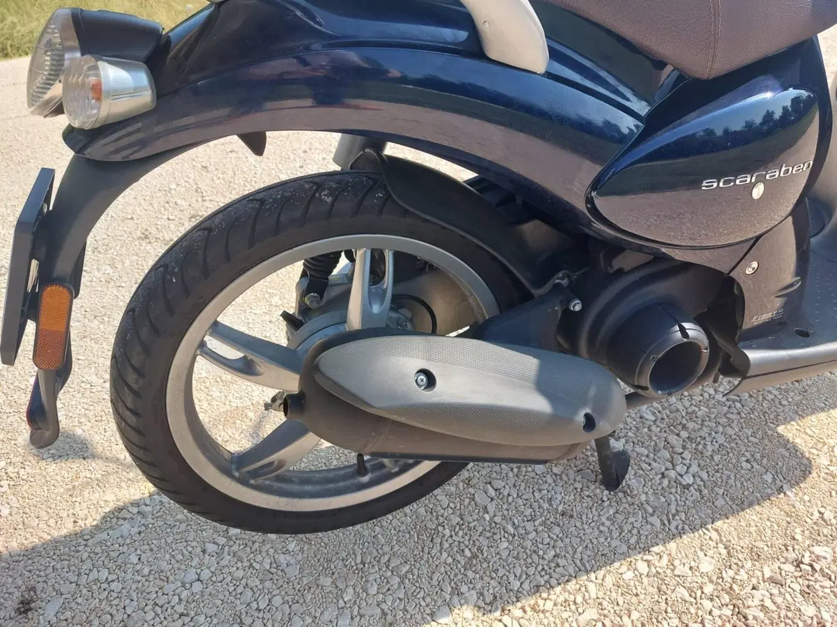 Aprilia Scarabeo 50 4t (2009 - 12) (6)