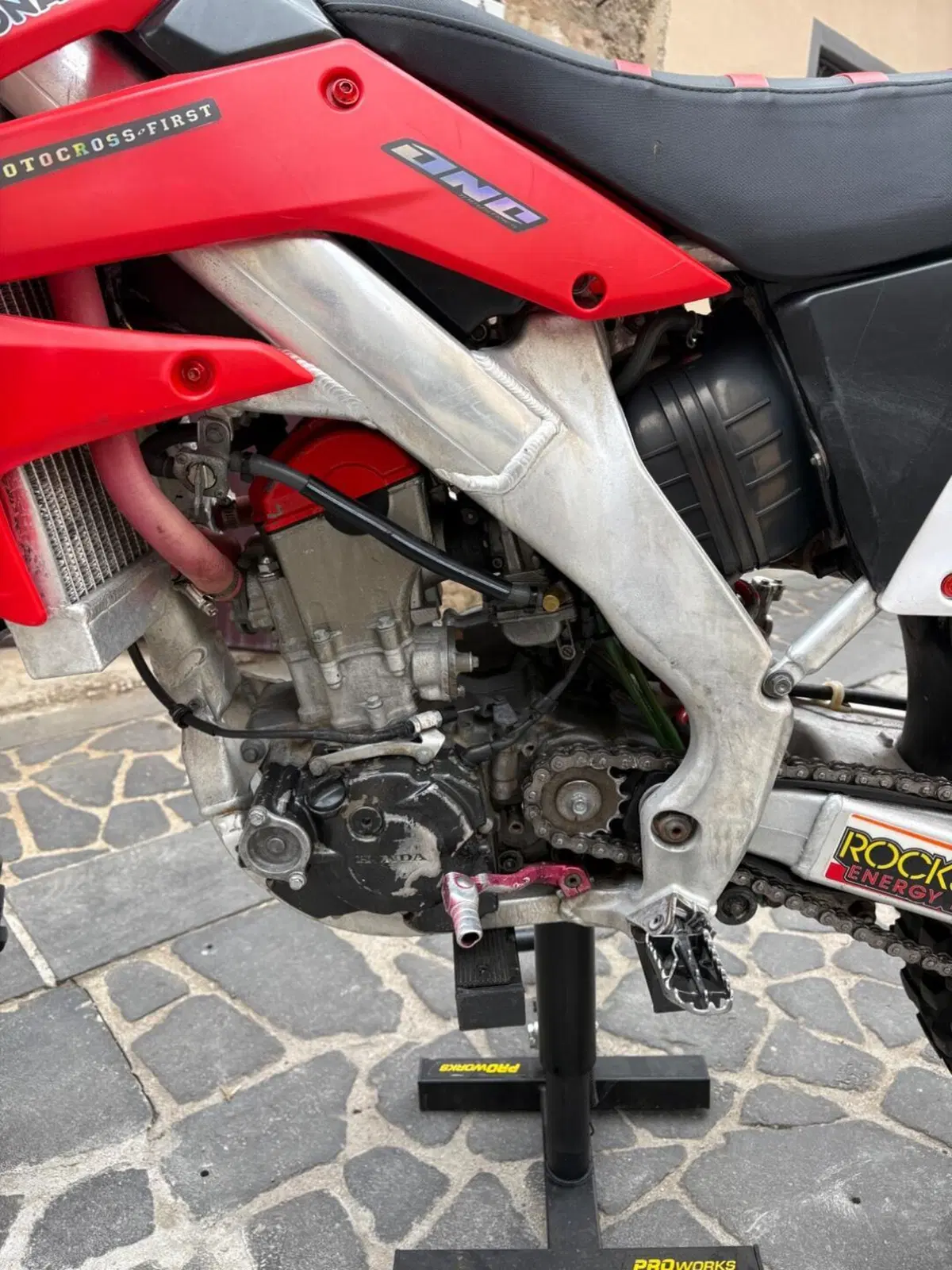 Honda CRF 250R (2010 - 11) (3)