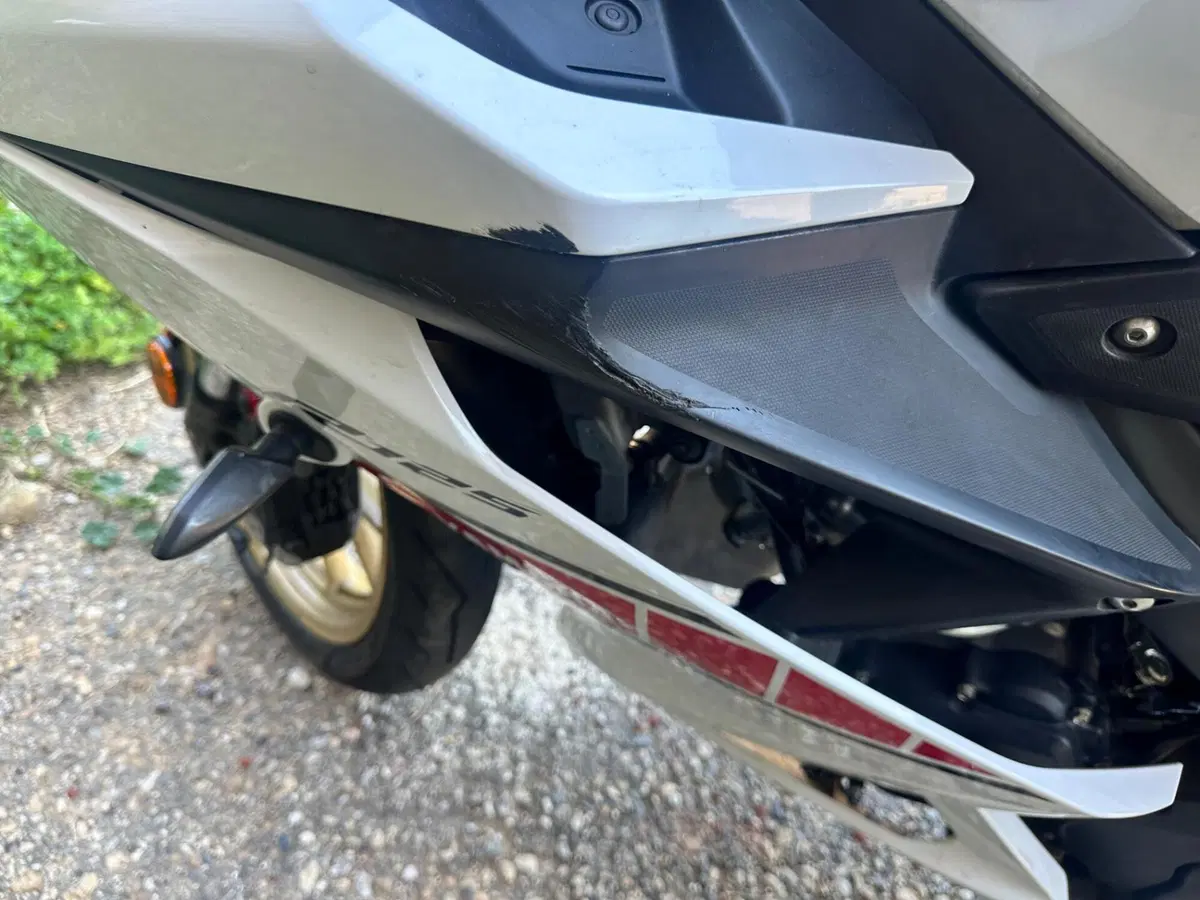 Yamaha YZF R125 (2021 - 22) (2)