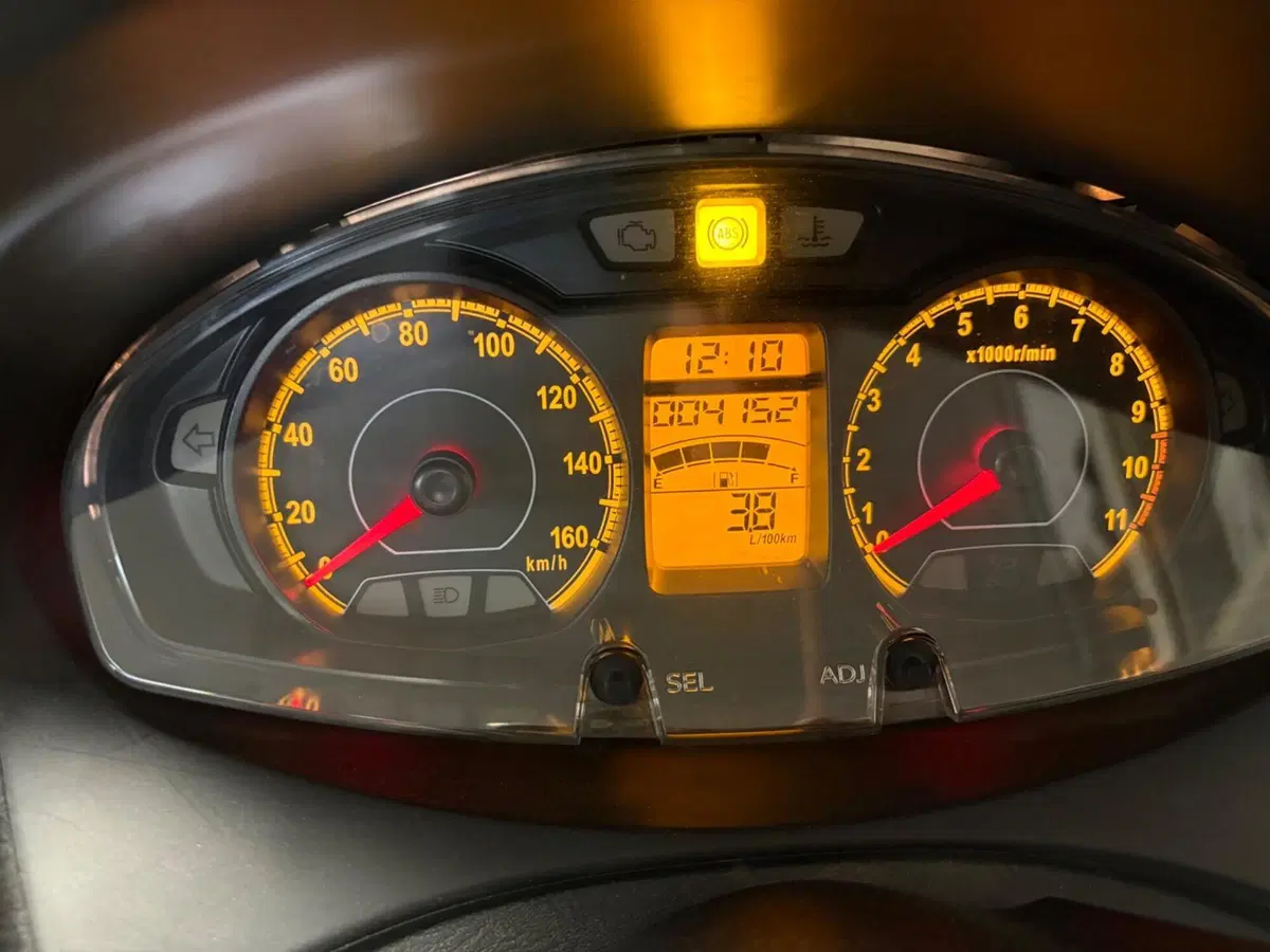 Suzuki Burgman UH 200 (2017 - 20) (7)