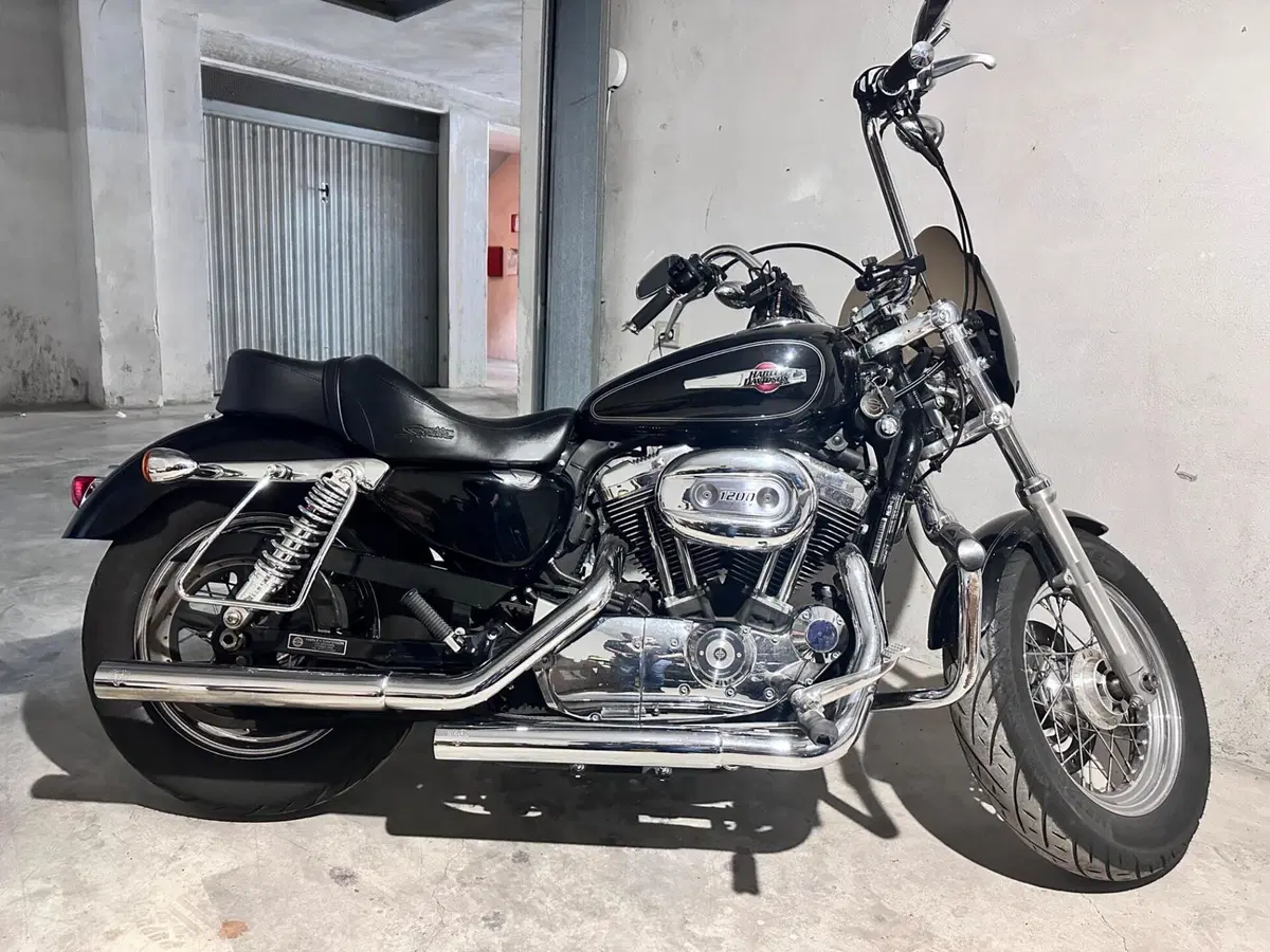 Harley-Davidson 1200 Custom (2007 - 13) - XL 1200C