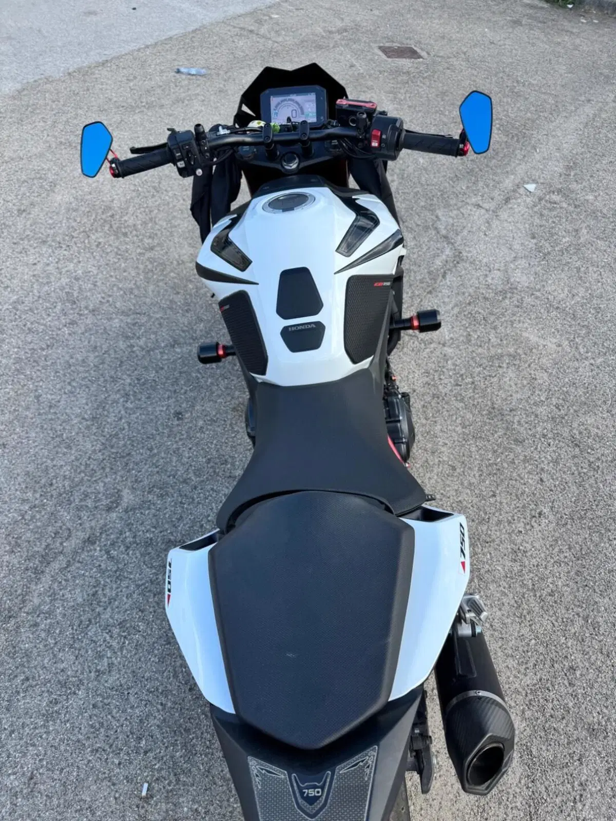 Honda CB 750 Hornet (2023 - 24) (3)