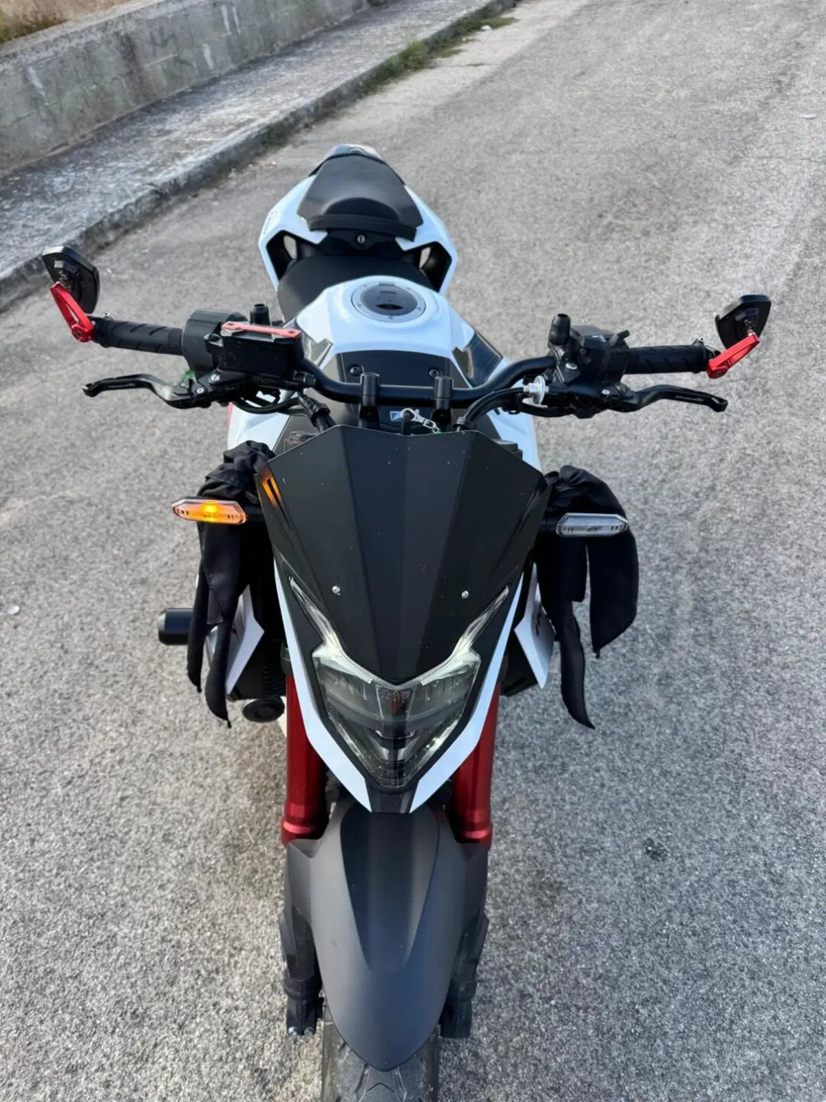 Honda CB 750 Hornet (2023 - 24) (4)