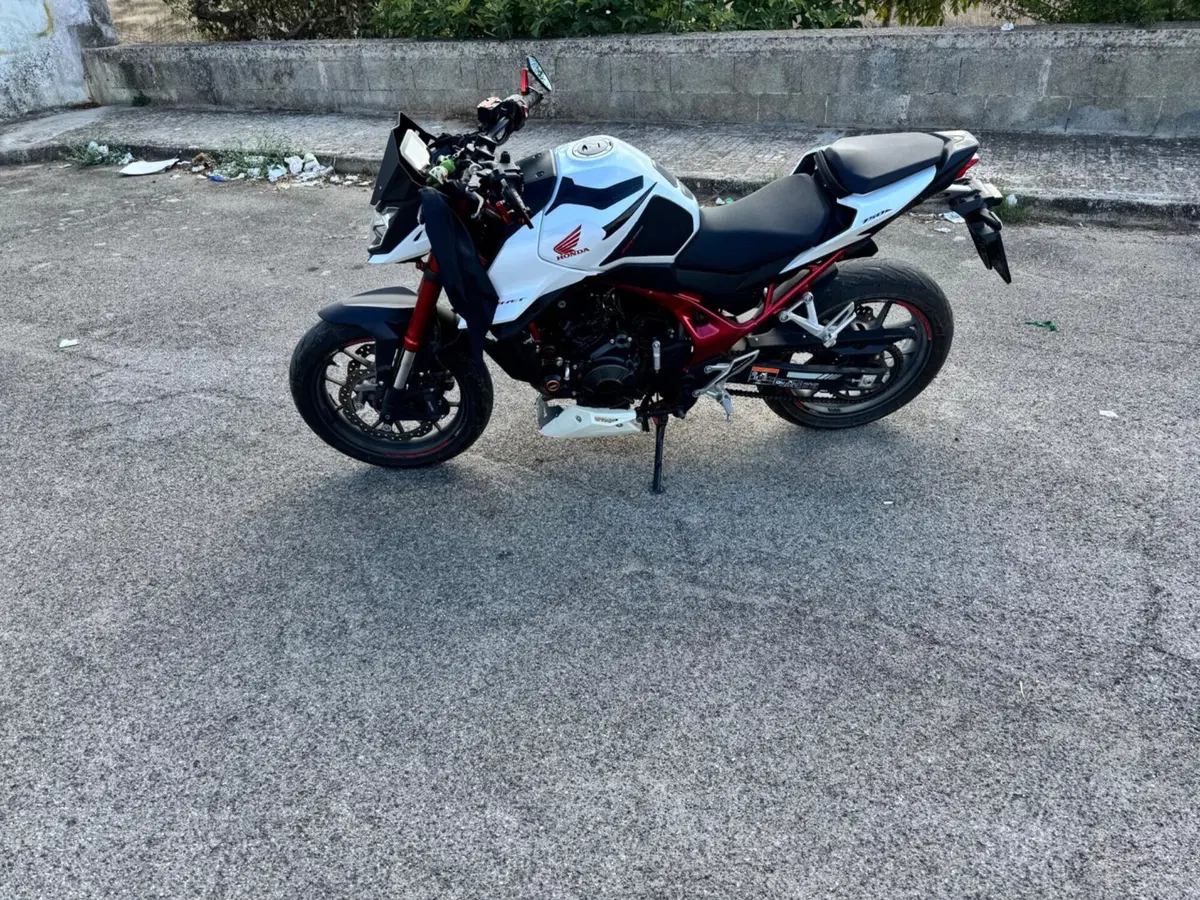 Honda CB 750 Hornet (2023 - 24) (5)