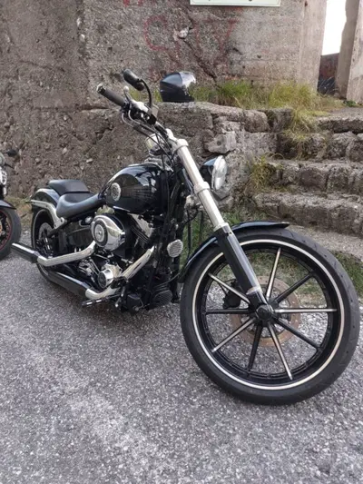 Harley-Davidson 1690 Breakout (2013 - 17) - FXSB usata