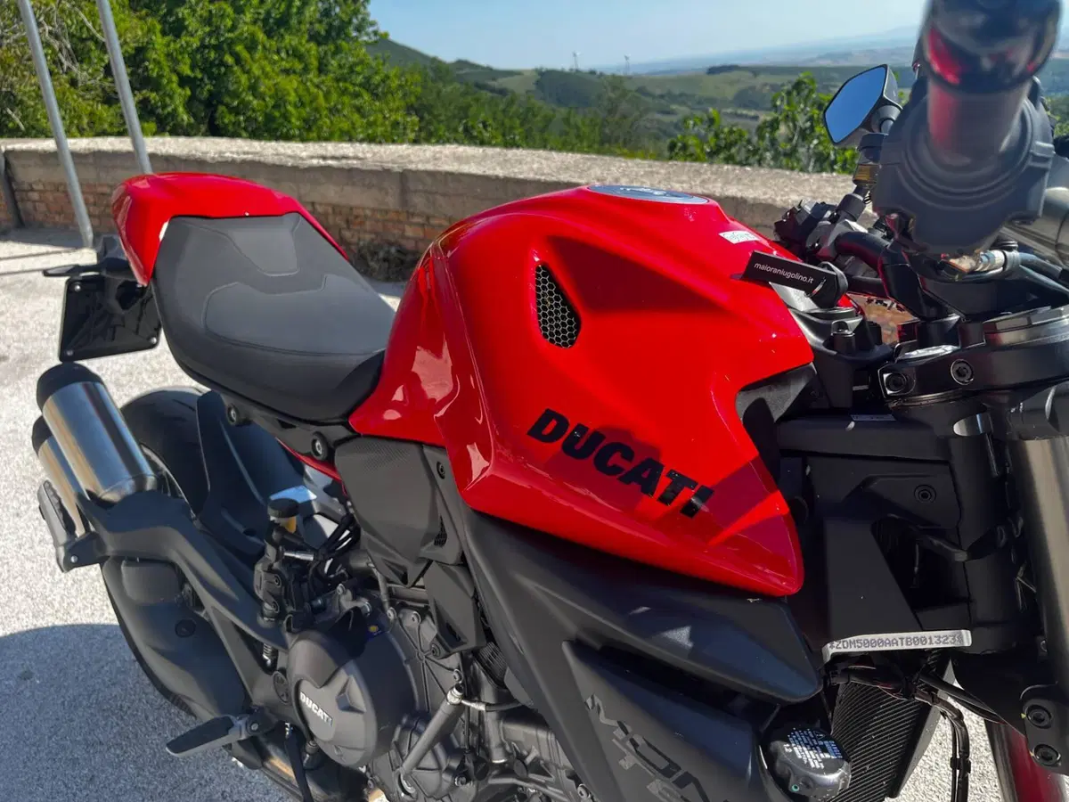 Ducati Monster 890 + (2026) (2)