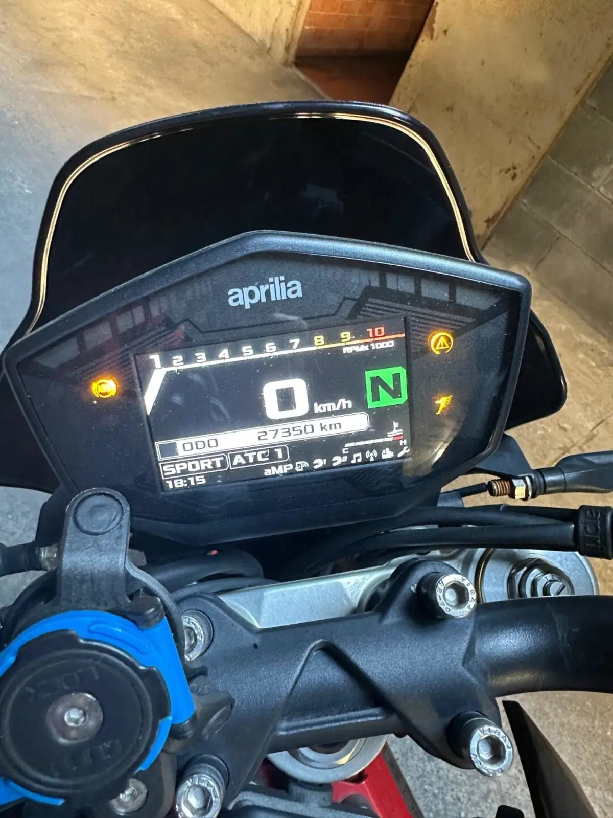 Aprilia Dorsoduro 900 (2017 - 20) (5)