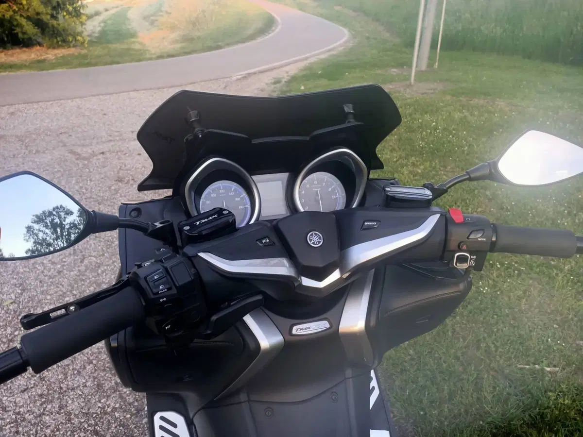 Yamaha T-Max 530 SX Sport Edition (2018 - 19) (13)