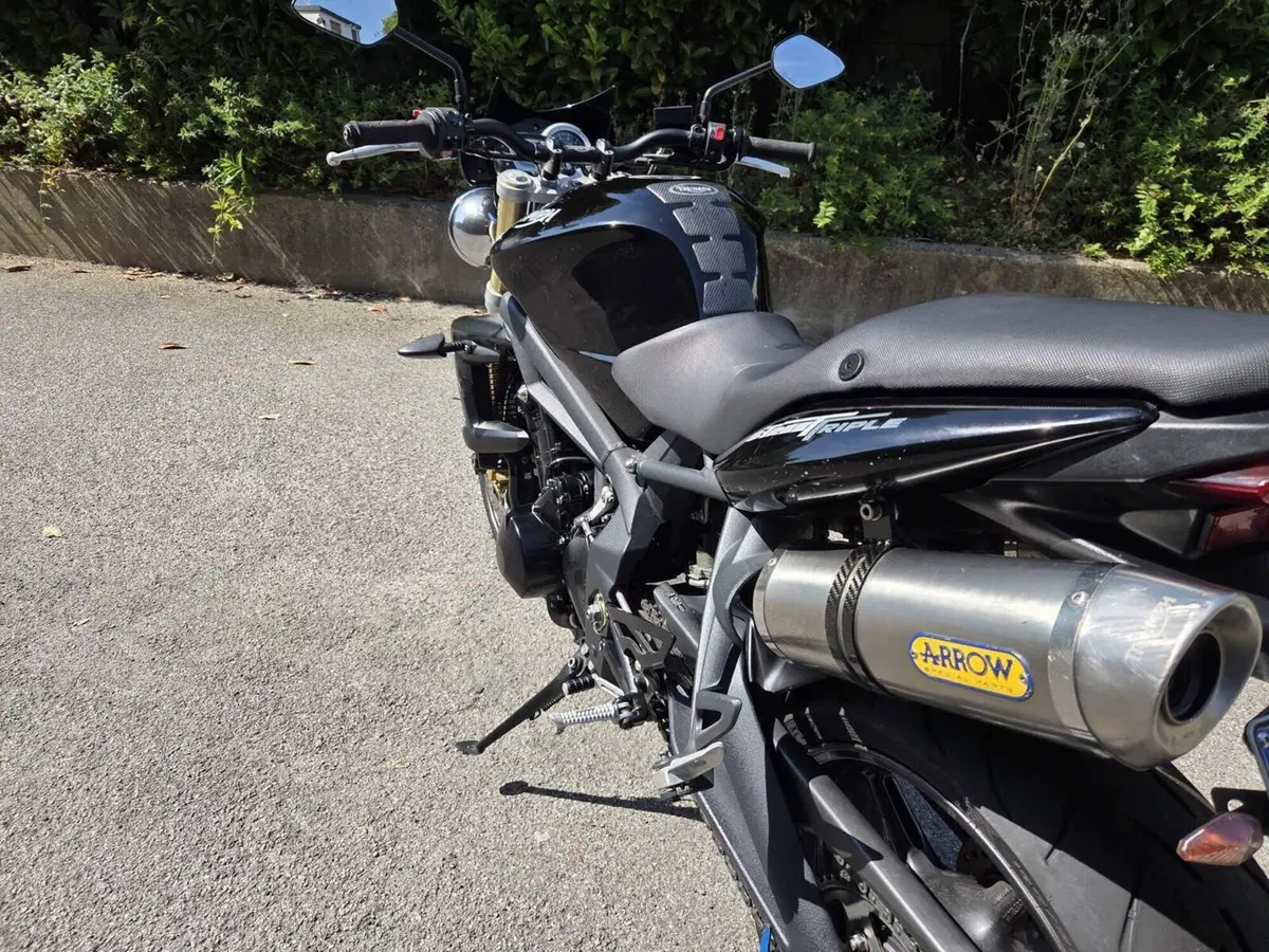 Triumph Street Triple (2007 - 12) (2)