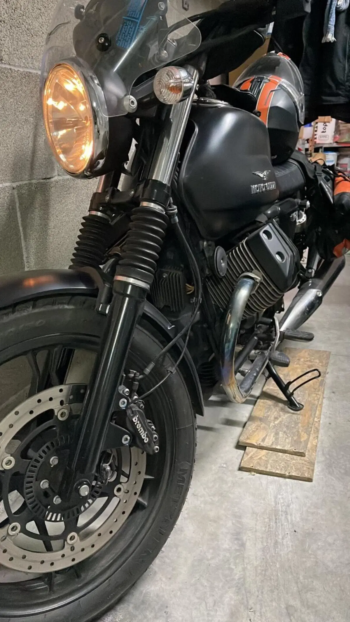 Moto Guzzi V7 II Stone (2015 - 17)