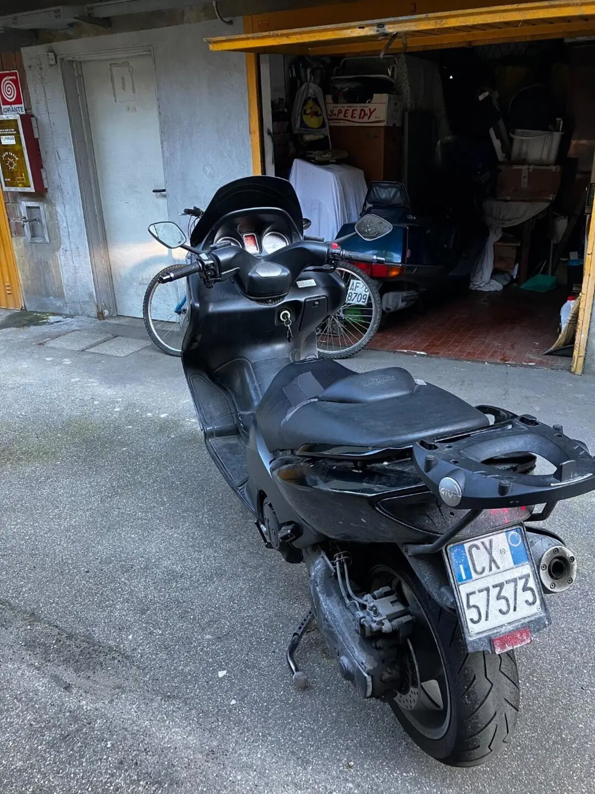 Yamaha T-Max 500 Black Max (2006 - 07) (4)