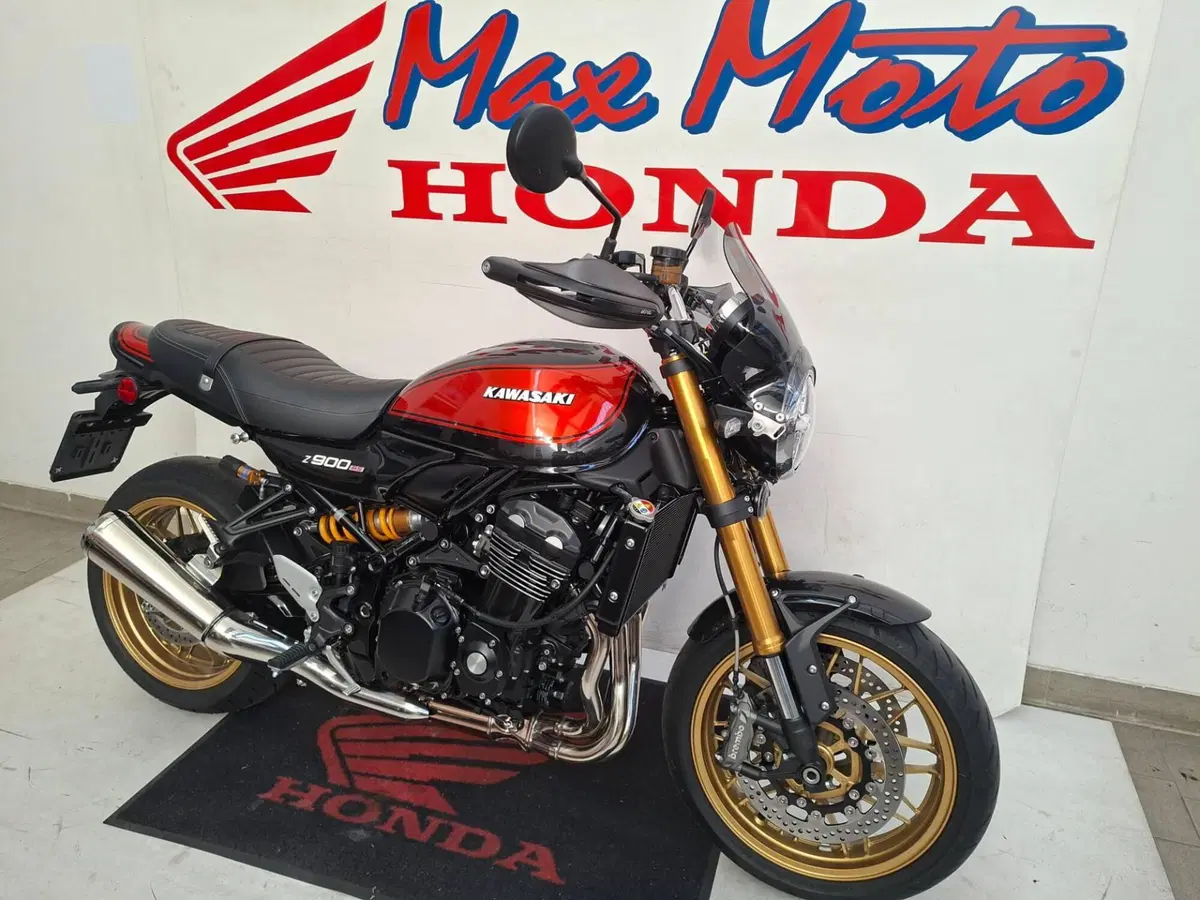 Kawasaki Z 900 RS SE (2026) (2)