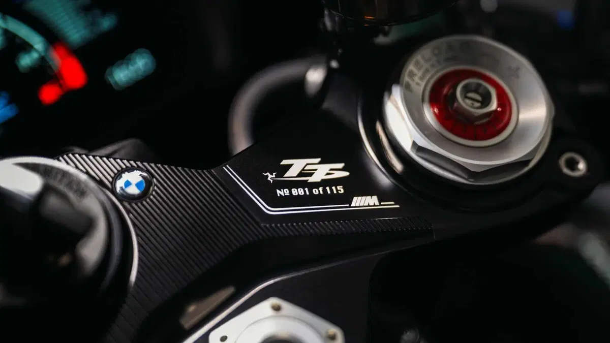 Bmw M 1000 RR M 1000 RR Limited Edition Isle of Man TT (2026) (13)