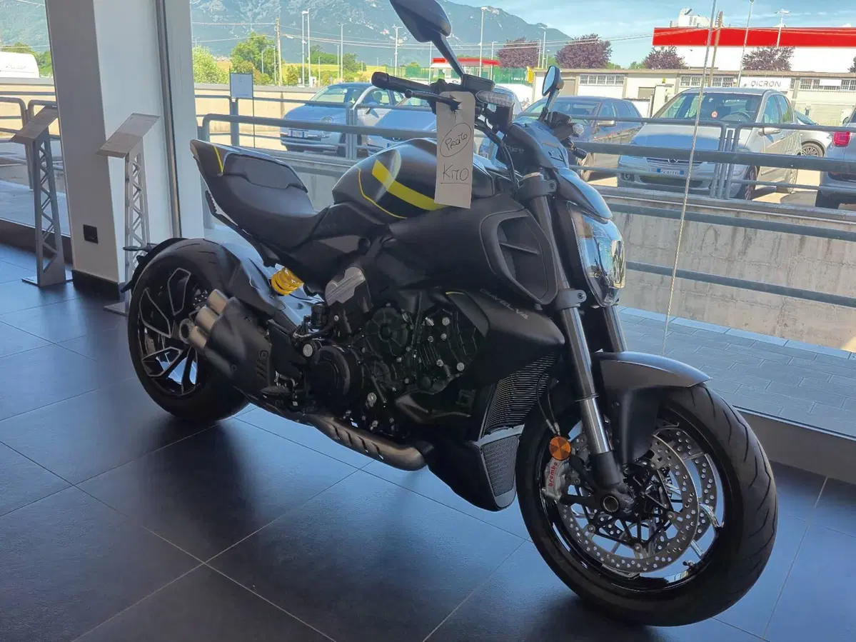 Ducati Diavel V4 (2023 - 26) (2)