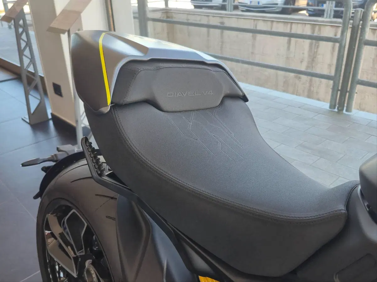 Ducati Diavel V4 (2023 - 26) (5)