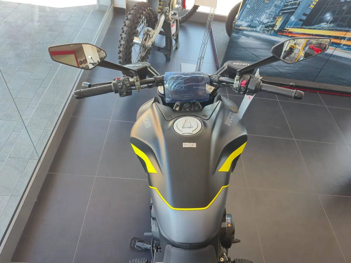 Ducati Diavel V4 (2023 - 26) (7)
