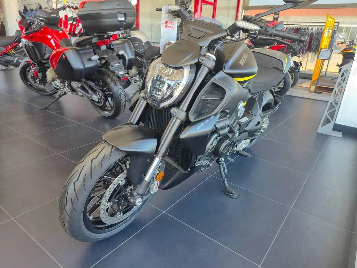 Ducati Diavel V4 (2023 - 26) (10)