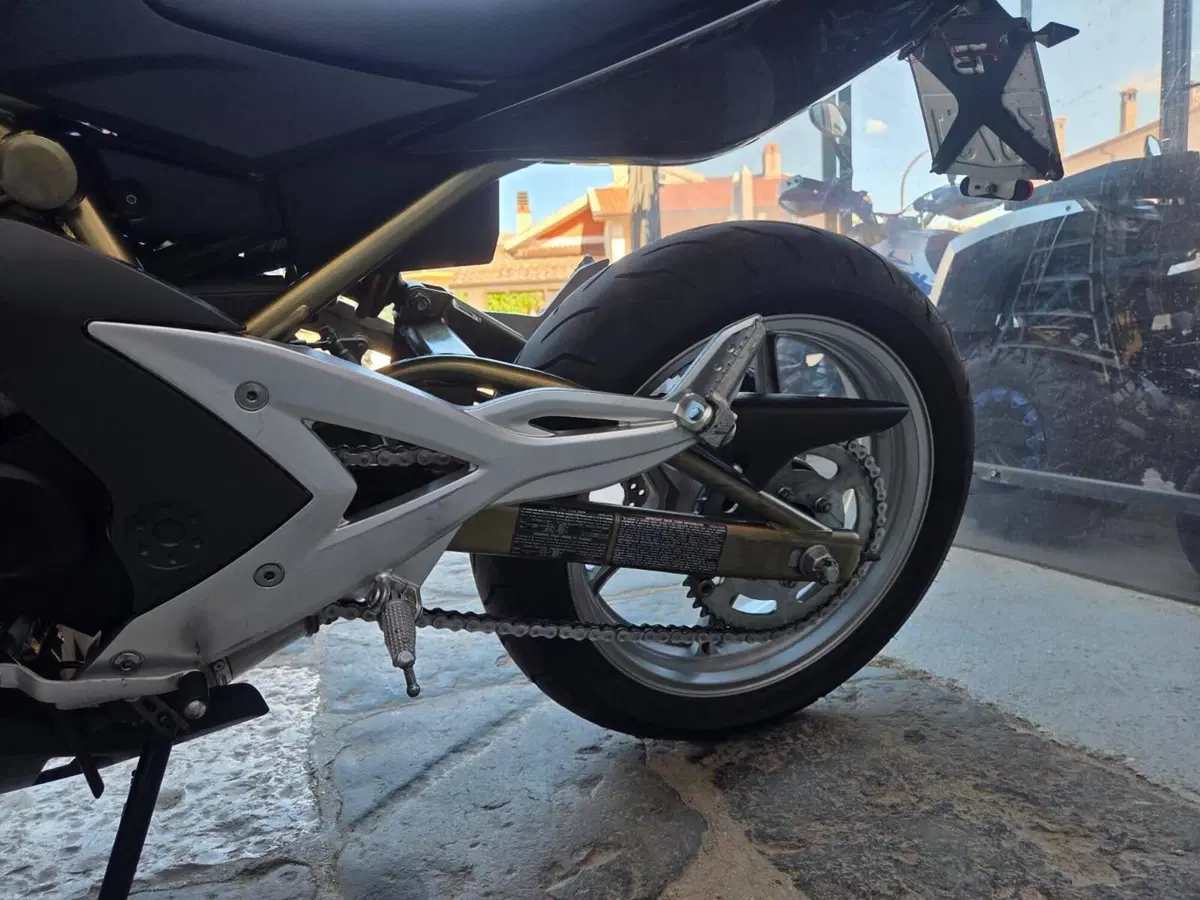 Kawasaki ER-6N (2006 - 09) (9)