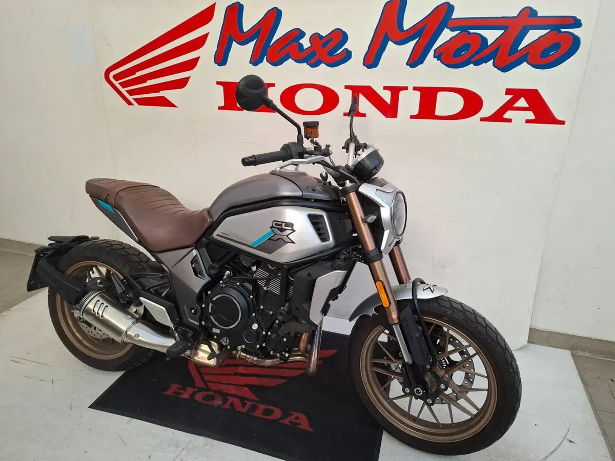 CFMOTO 700CL-X Heritage (2021 - 26)