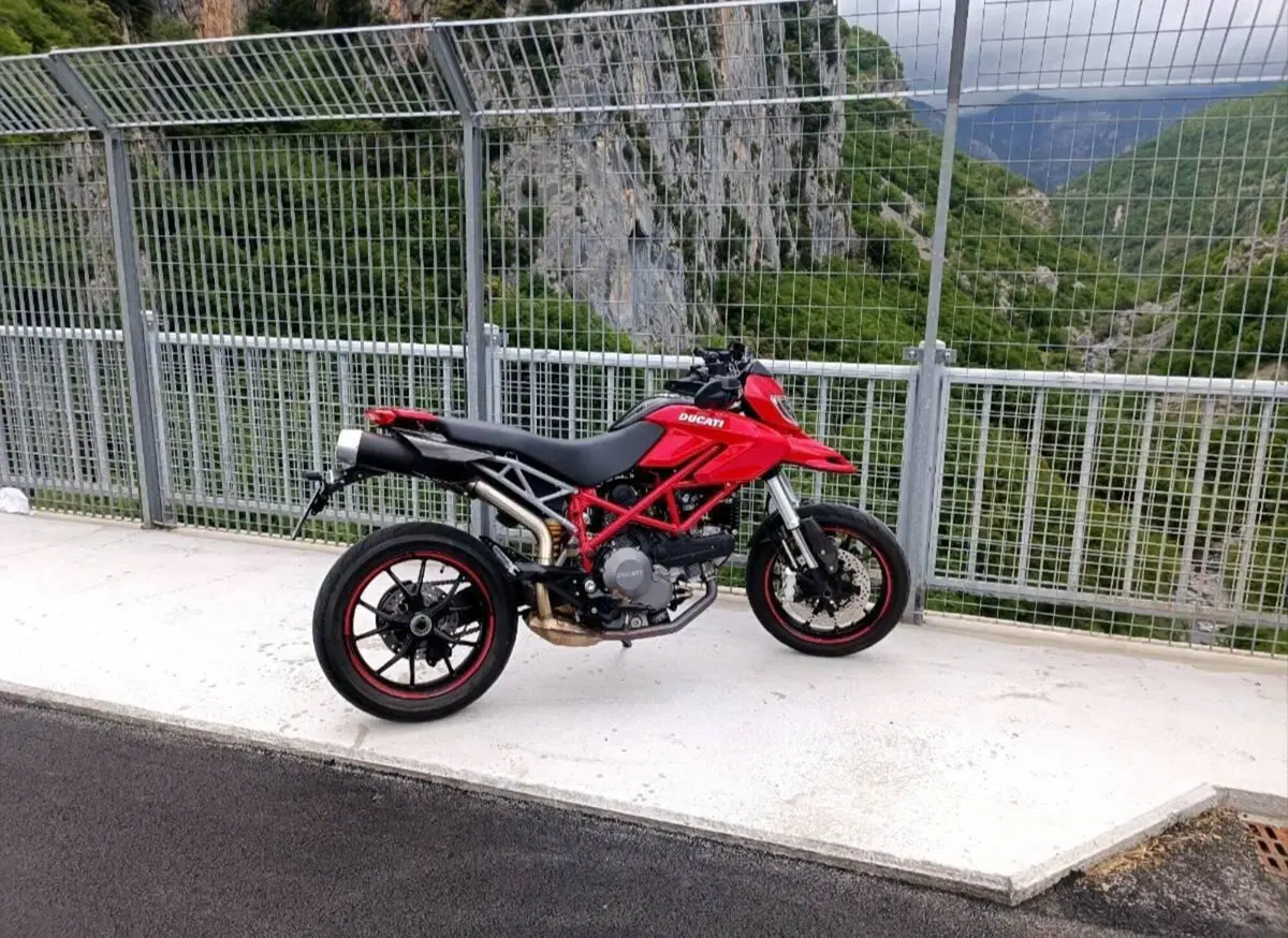 Ducati Hypermotard 796 (2012) (4)