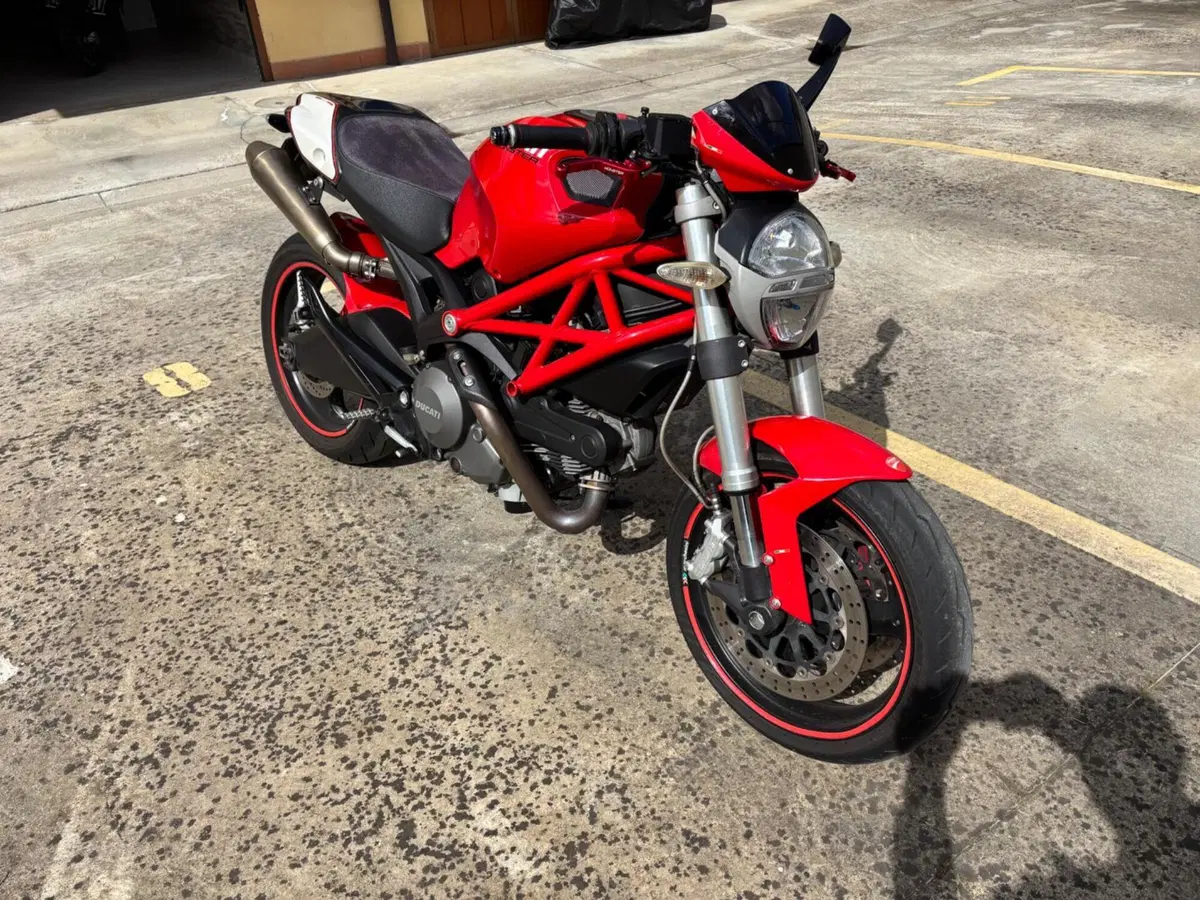 Ducati Monster 696 Plus (2007 - 14) (2)