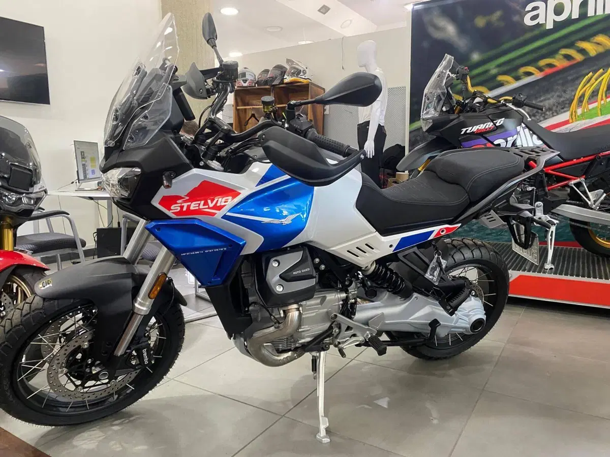 Moto Guzzi Stelvio Duecento Tributo (2025 - 26)