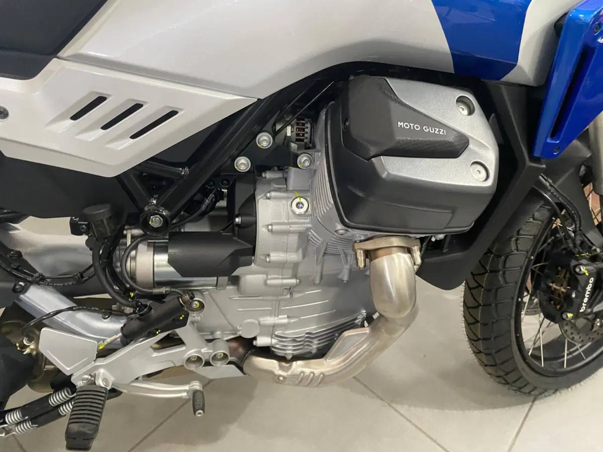 Moto Guzzi Stelvio Duecento Tributo (2025 - 26) (6)