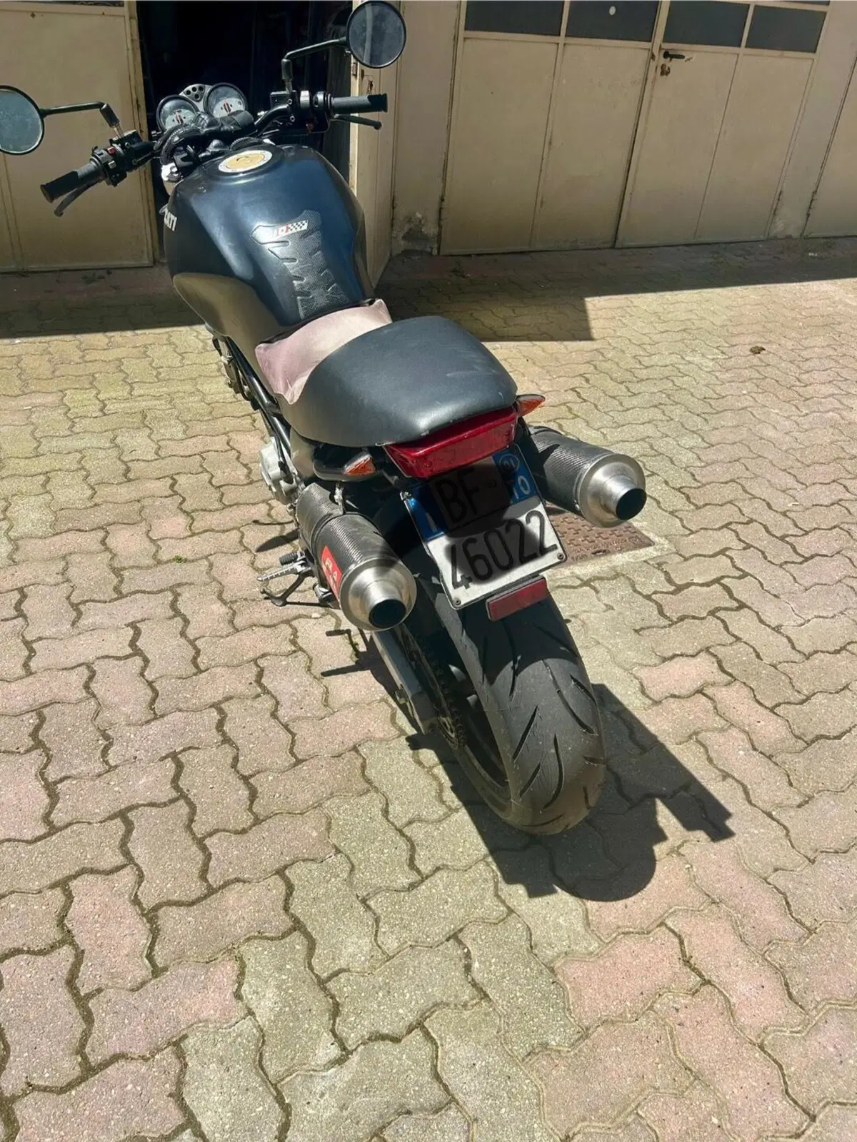 Ducati Monster 600 Dark (1998 - 01) (2)
