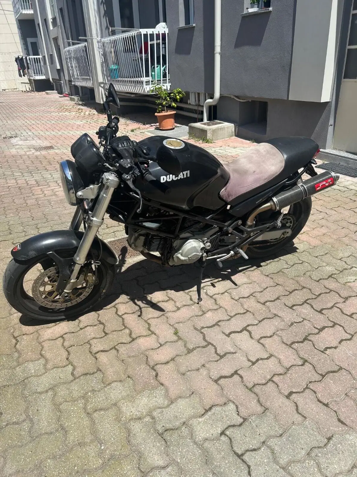 Ducati Monster 600 Dark (1998 - 01) (3)