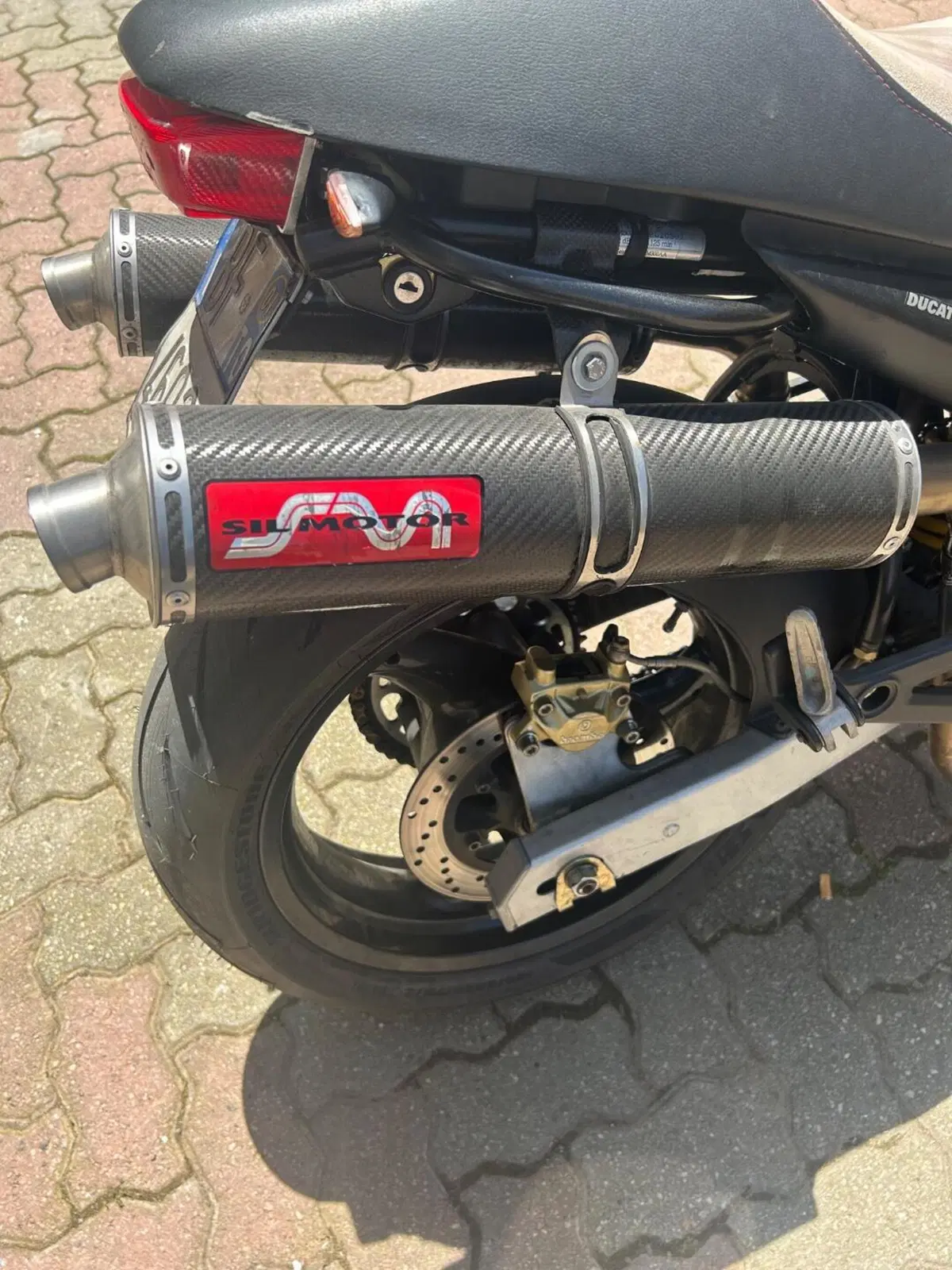 Ducati Monster 600 Dark (1998 - 01) (5)
