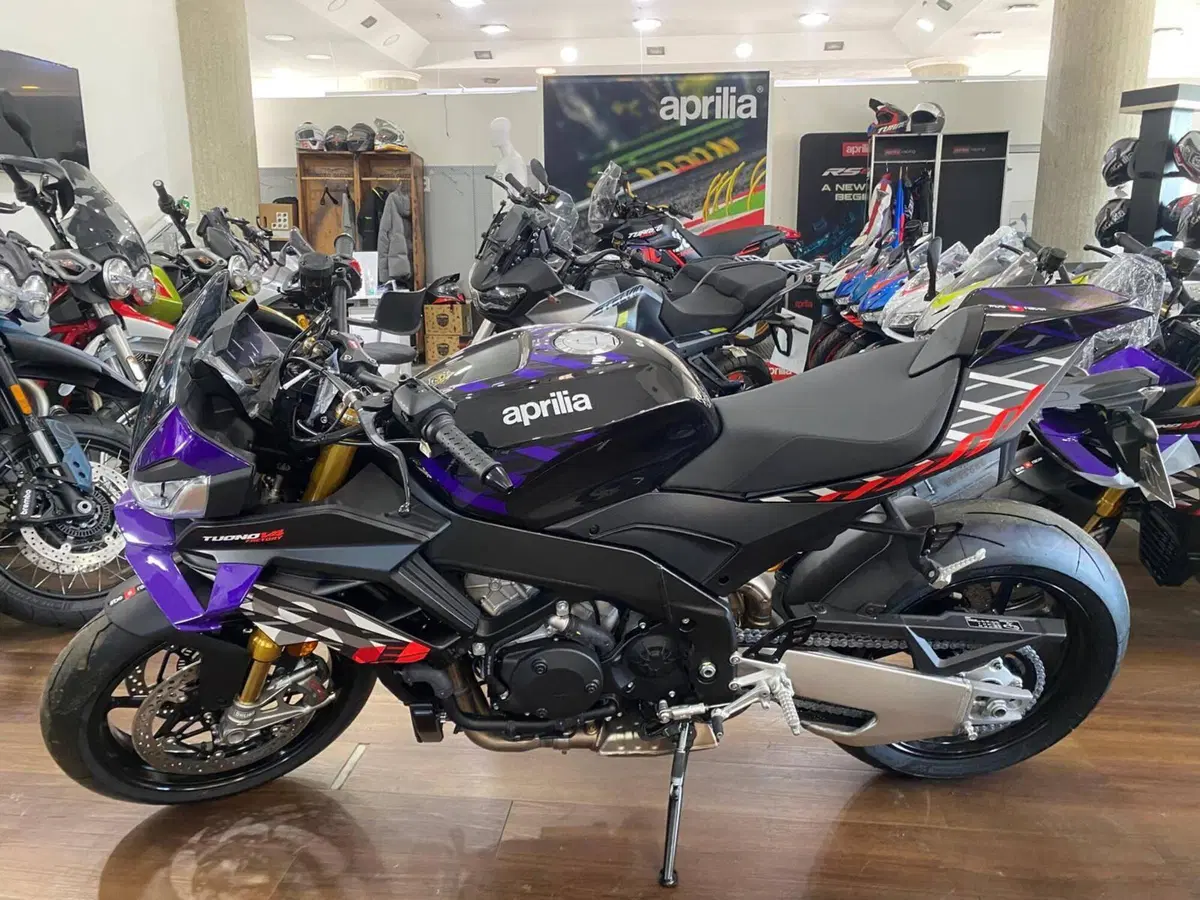 Aprilia Tuono V4 Factory (2025 - 26)