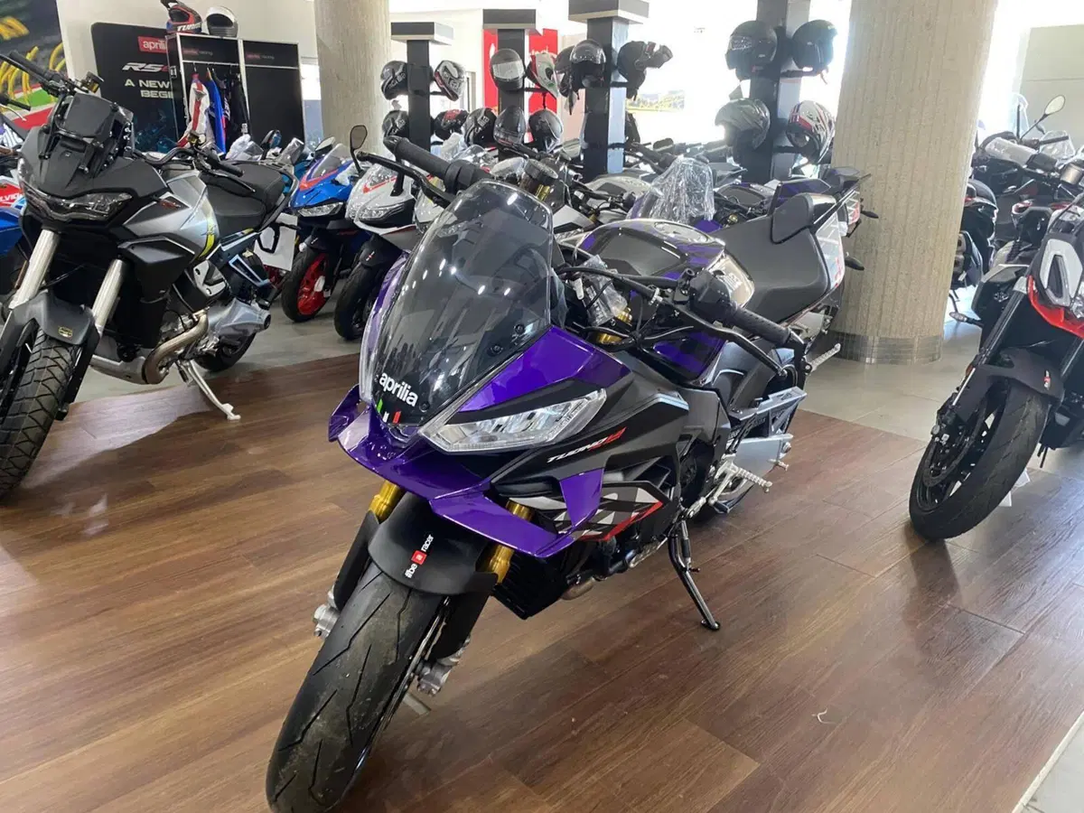 Aprilia Tuono V4 Factory (2025 - 26) (3)