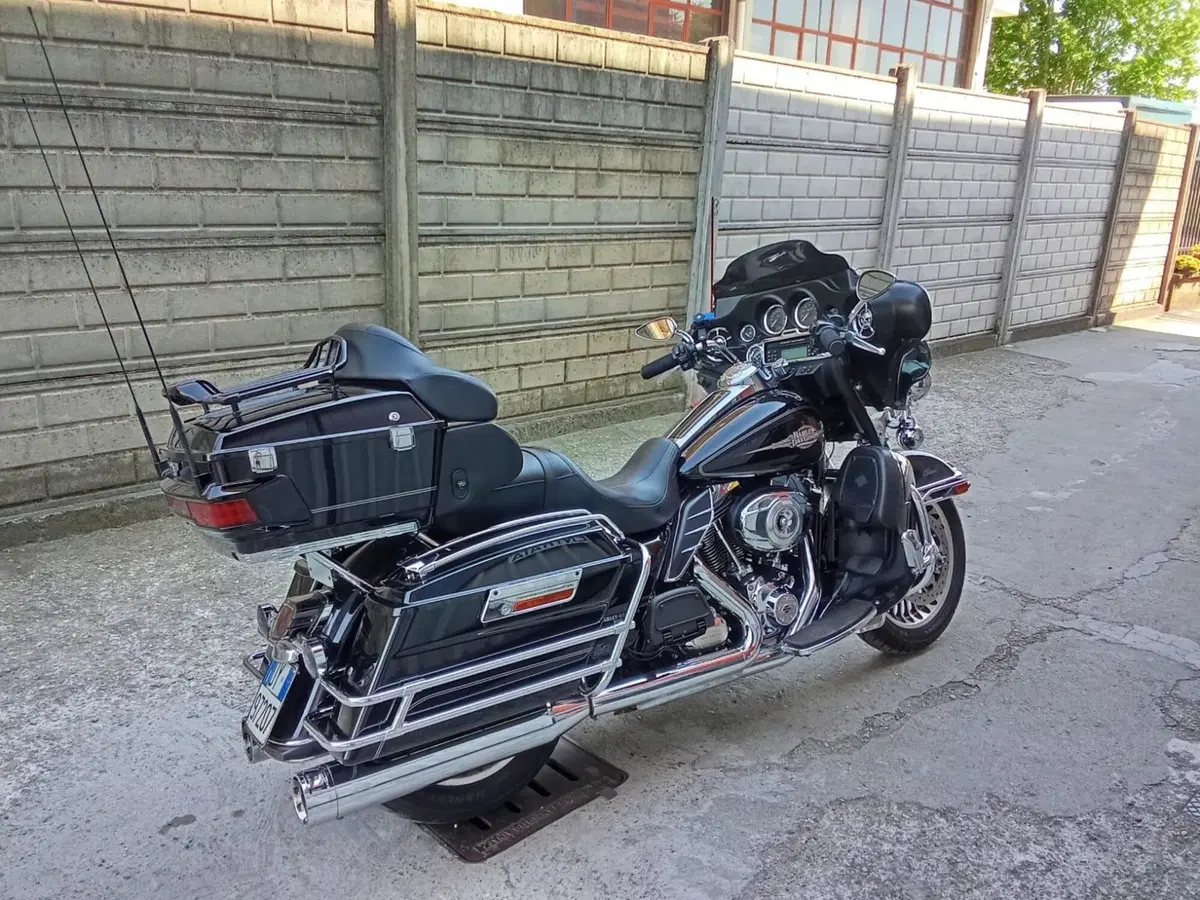 Harley-Davidson 1690 Electra Glide Classic (2010 - 12) - FLHTC (6)