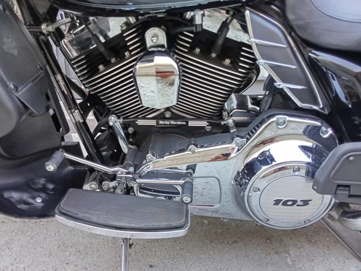 Harley-Davidson 1690 Electra Glide Classic (2010 - 12) - FLHTC (9)