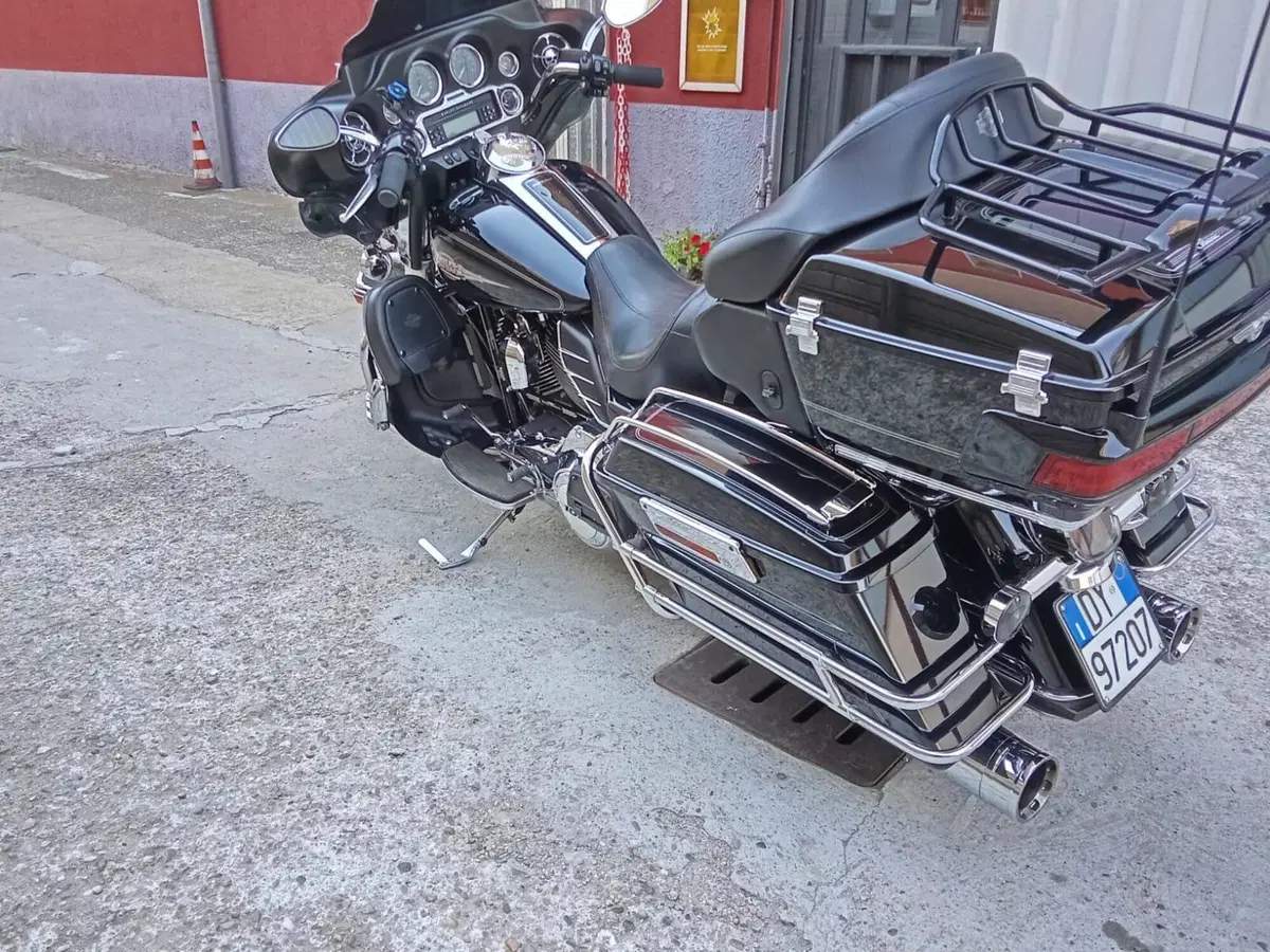 Harley-Davidson 1690 Electra Glide Classic (2010 - 12) - FLHTC (12)