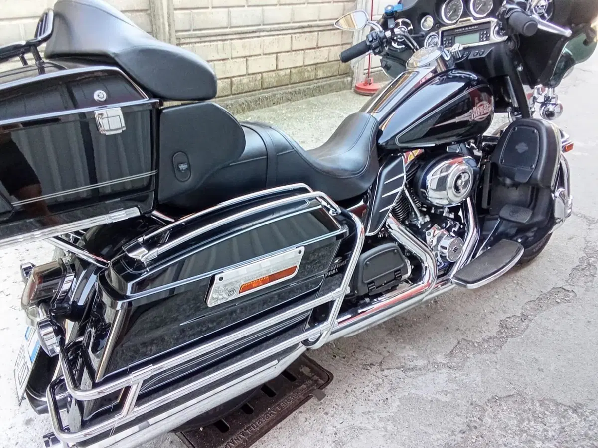 Harley-Davidson 1690 Electra Glide Classic (2010 - 12) - FLHTC (13)