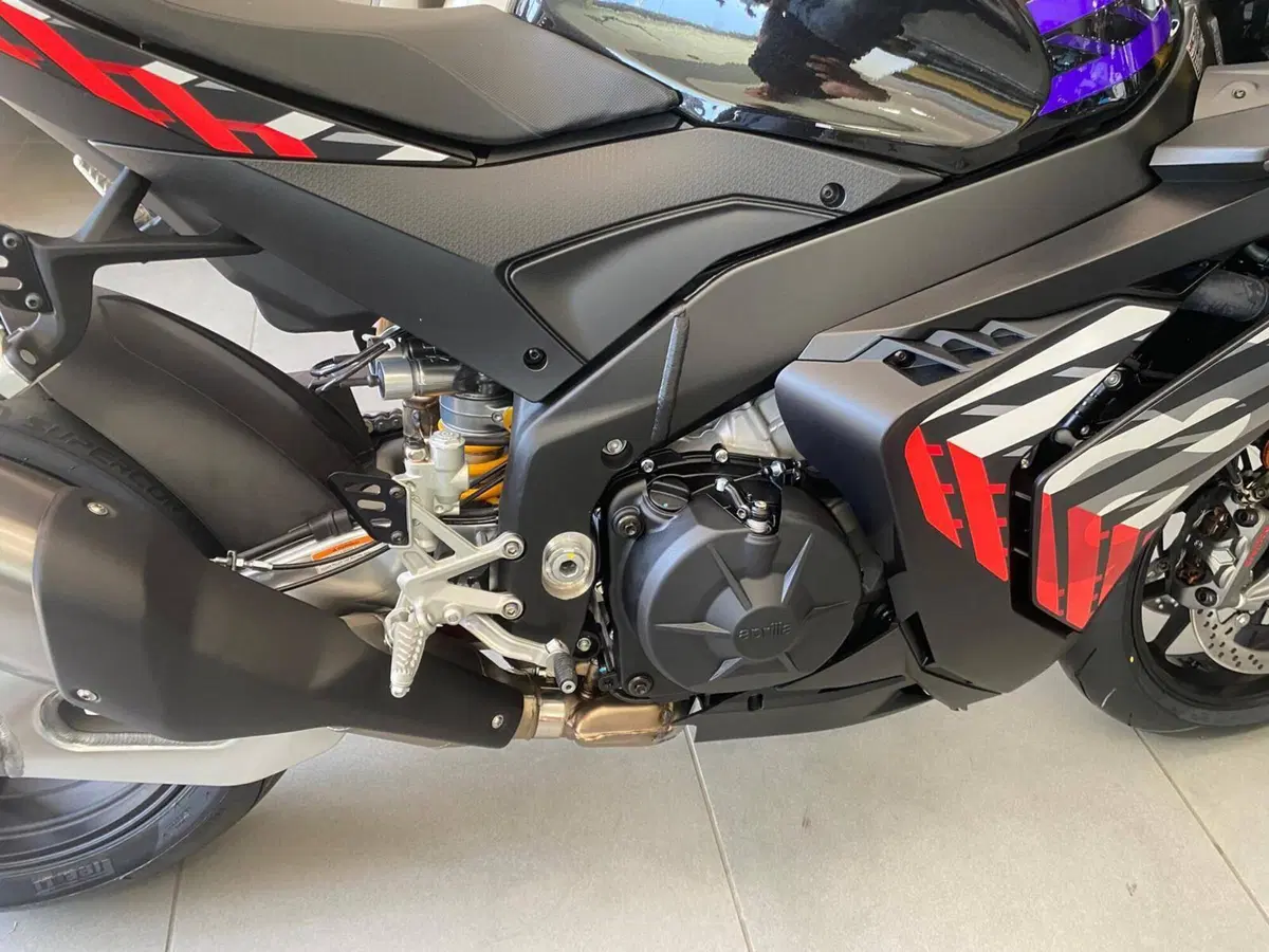 Aprilia RSV4 1100 Factory (2025 - 26) (7)