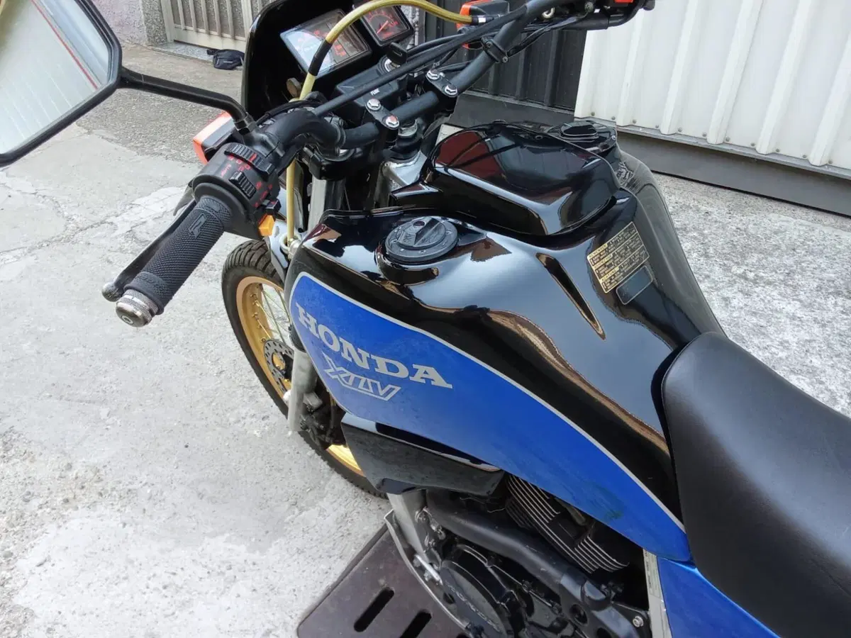 Honda XLV 750 (8)