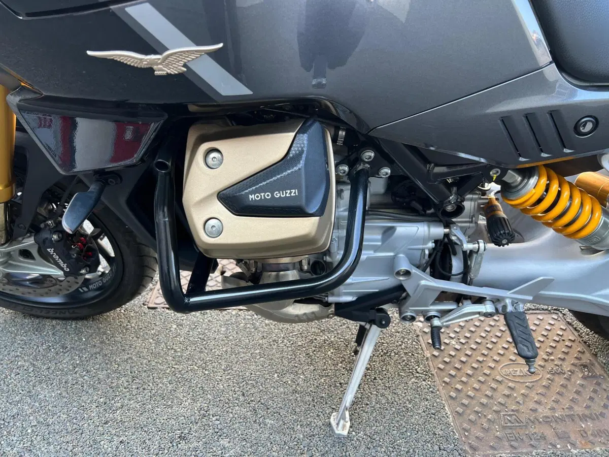 Moto Guzzi V100 Mandello S (2022 - 24) (15)