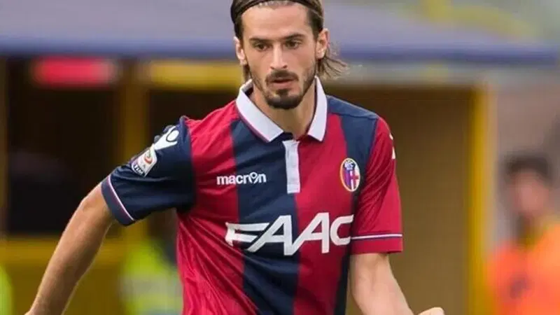 Ore di apprensione nel mondo del calcio: incidente in moto per l'ex Serie A Marios Oikonomou