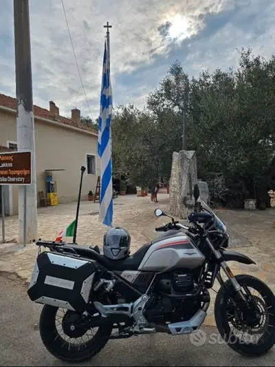 Moto Guzzi V85 TT Travel (2021 - 23) usata