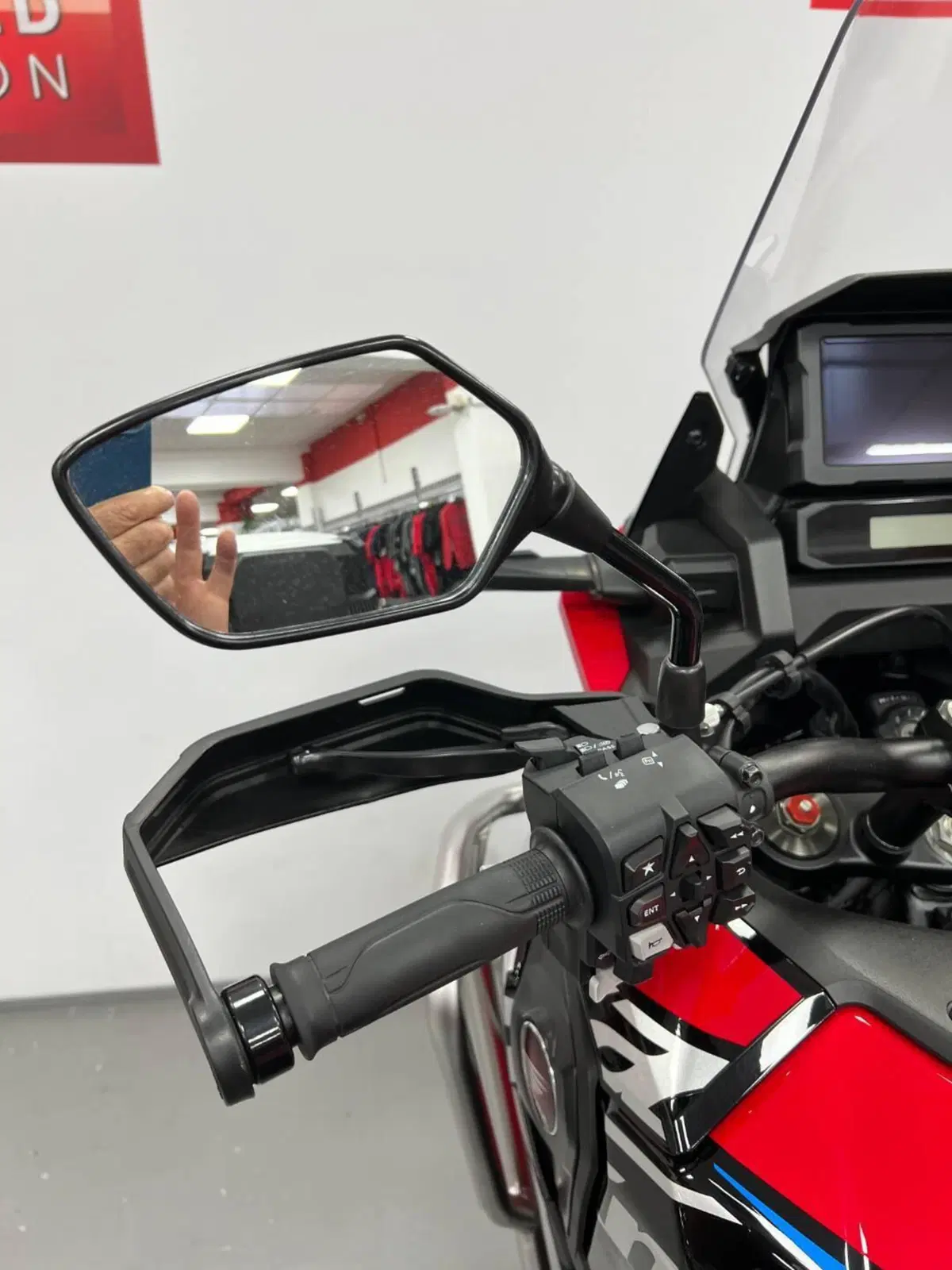Honda Africa Twin CRF 1100L Urban (2022 - 23) (4)
