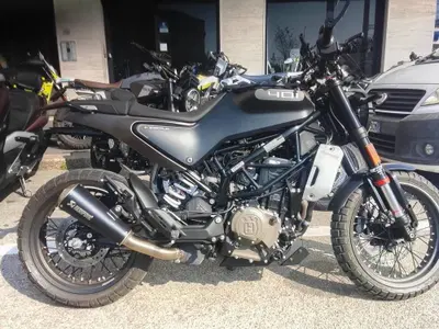 Husqvarna Svartpilen 401 (2021 - 23) usata