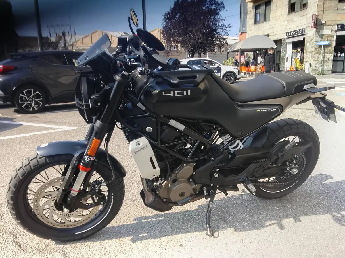 Husqvarna Svartpilen 401 (2021 - 23) (2)