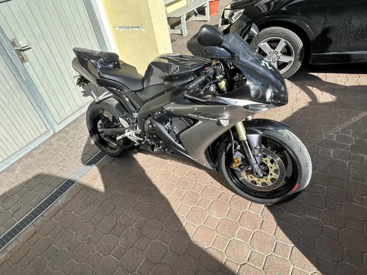 Yamaha YZF R1 (2004 - 05) (3)