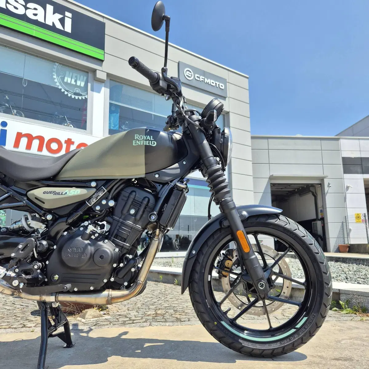 Royal Enfield Guerrilla 450 (2024 - 26) (6)
